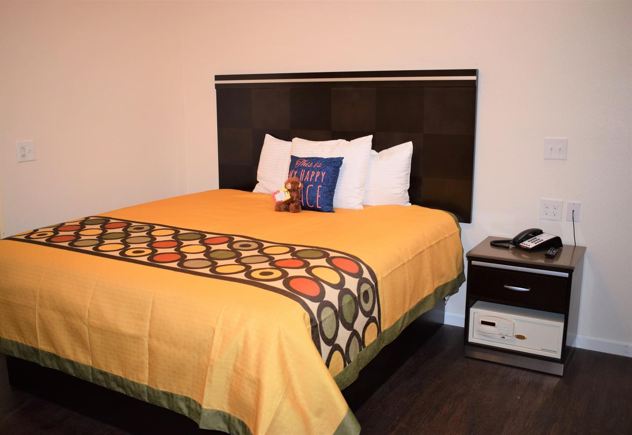 Texas Bungalows Hotel & Suites Остин Екстериор снимка