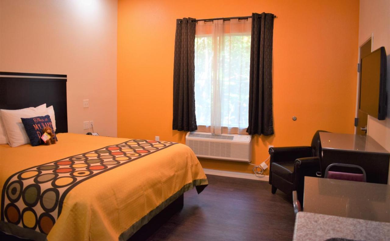 Texas Bungalows Hotel & Suites Остин Екстериор снимка